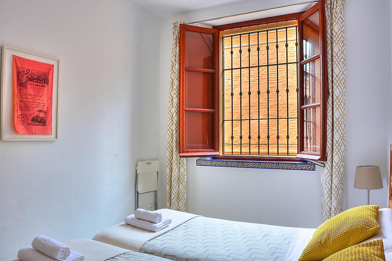 Apartamento Torre De La Plata Севілья Екстер'єр фото