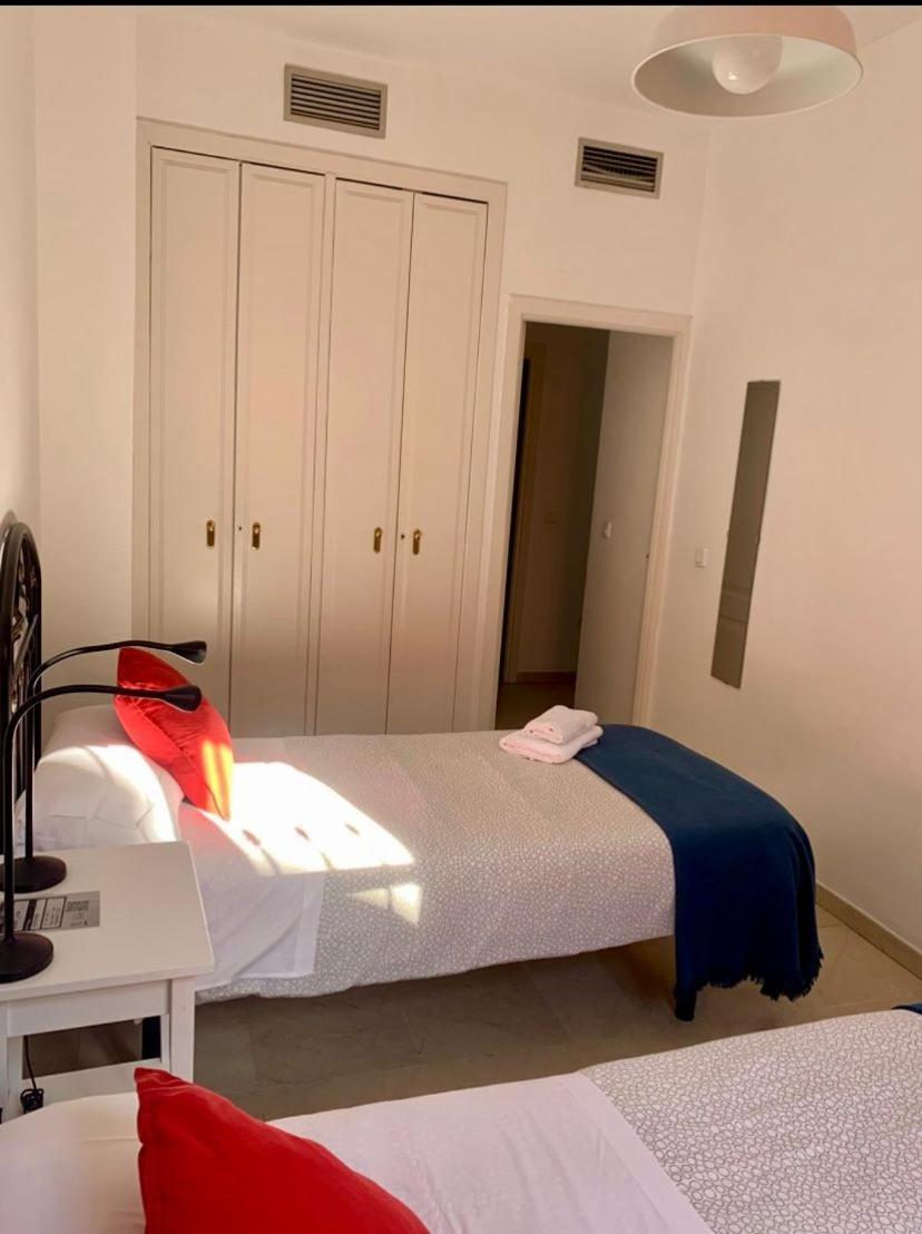 Apartamento Torre De La Plata Севілья Екстер'єр фото